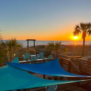 https://beachfront-studio-perfect-location-free-beach-chairs.panamacity-beachhotels.com